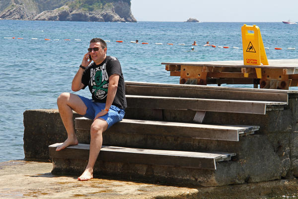 Opljačkan! Andrija Milošević doživeo incident na letovanju! (VIDEO)