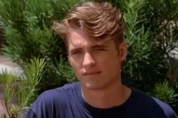 Sećate se Brendona iz serije Beverly Hills? Zamalo je umro, a  sada izgleda kao da je izašao iz raja! (FOTO)