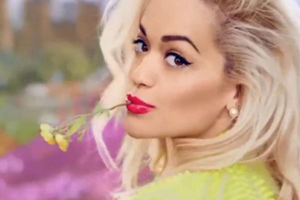 Koliko ste privlačni? 8 znakova da su ljudi očarani vama gde god se pojavite!