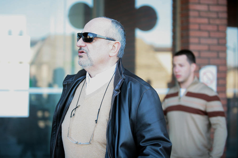 SAHRANJEN KOSMAJAC: Svi su na groblju primetili JEDNU STVAR