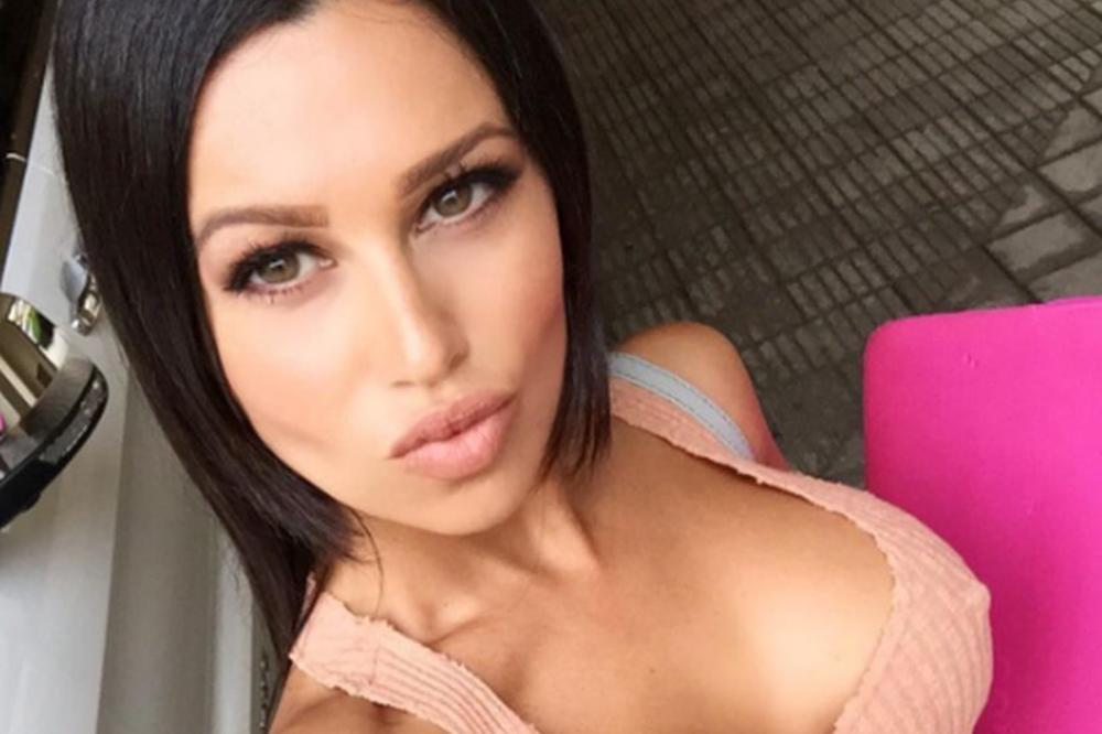 Tražena, voljena i željena? Čime se to hvali najpopularnija starleta u Srbiji? (FOTO)