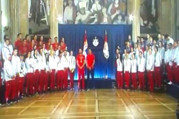 Dokaz jedinstva: Srpski olimpijski šampioni zajednički otpevali himnu! (VIDEO)