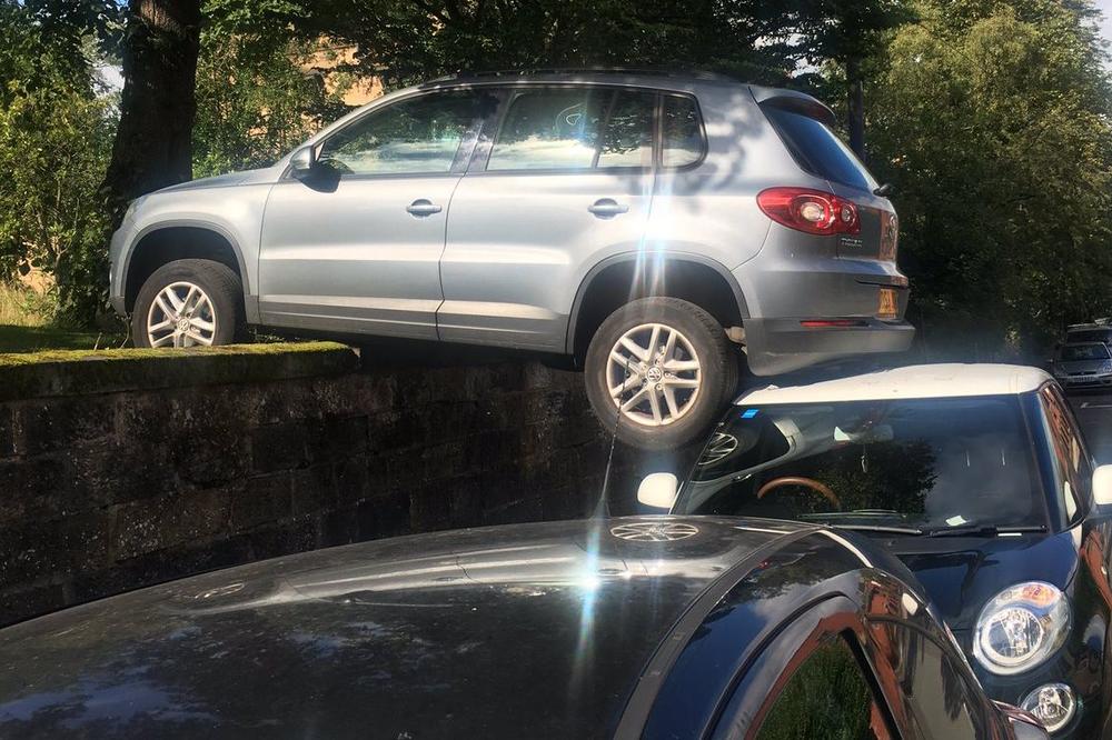 Al ga je uparkirao, svaka mu čast! (FOTO)