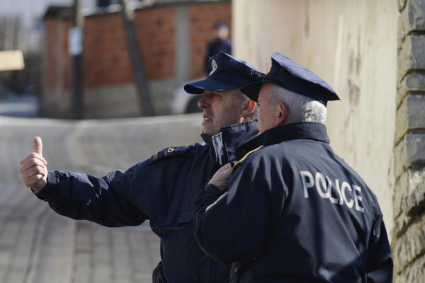 SAMOUBISTVO NA KOSOVU! Policajac sam sebi oduzeo život ispred stanice u Ranilugu