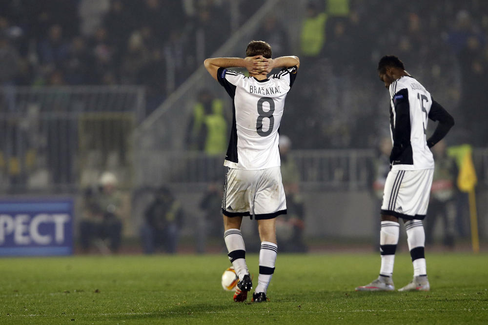 Igrao 6 minuta i zaradio 12 kopči: Stravična povreda Darka Brašanca! (FOTO)