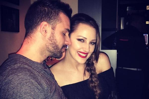 Prijovićka u strahu zbog Filipa: Plaši se da je ne ostavi - evo kako ga uhodi! (FOTO)