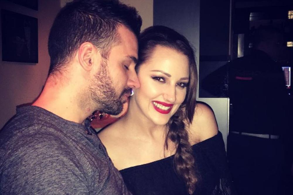 Prijovićka u strahu zbog Filipa: Plaši se da je ne ostavi - evo kako ga uhodi! (FOTO)