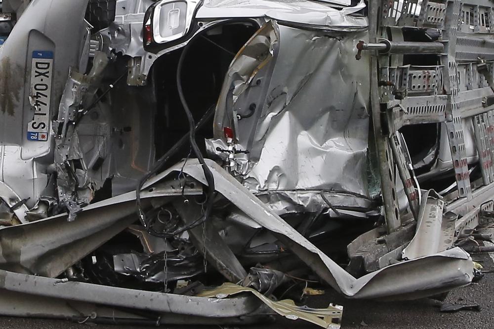 STRAŠNA NESREĆA kod Rume: Sudar automobila i kombija, ima MRTVIH