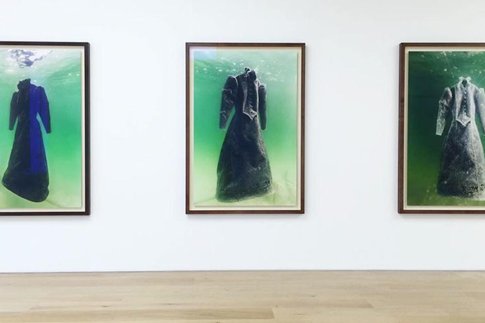 Stavila je haljinu u Mrtvo more, dve godine kasnije dobila je čudo! (FOTO) (VIDEO)