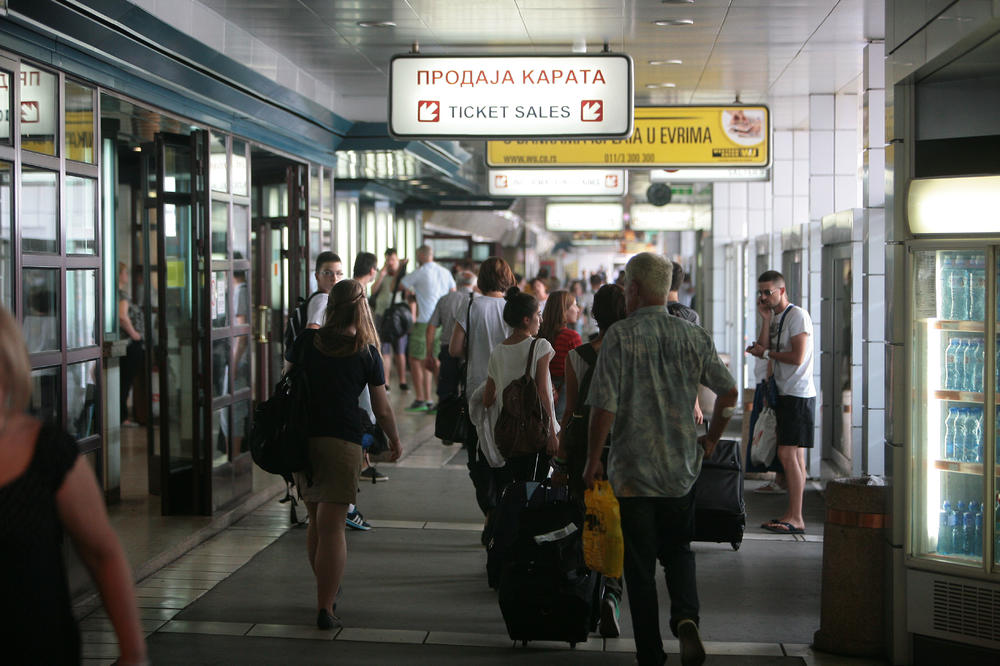 "Dajte, molim vas, kako vas..." Gastarbajter iz Švedske došao u Srbiju, pa ispljuvao svoj narod za sve pare!