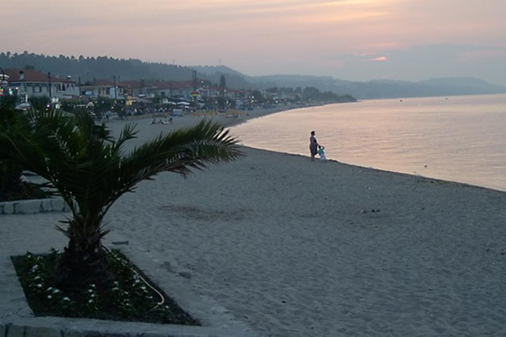 Da se razumemo! Ćirilica bre! Natpis na tabli u Grčkoj potpuni hit! (FOTO)