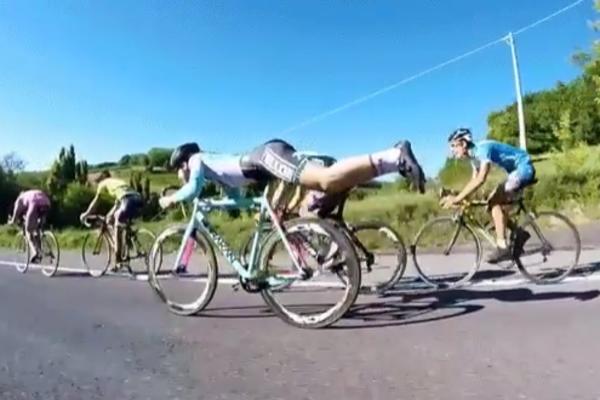 Ako ne možeš da ih pobediš... Preleti ih! (GIF)