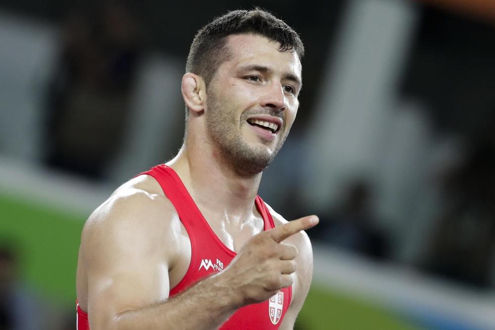 VUČIĆ SE OBRATIO DAVORU ŠTEFANEKU ZBOG PREKIDA KARIJERE: Šampione, hvala za sve što si učinio za našu Srbiju!