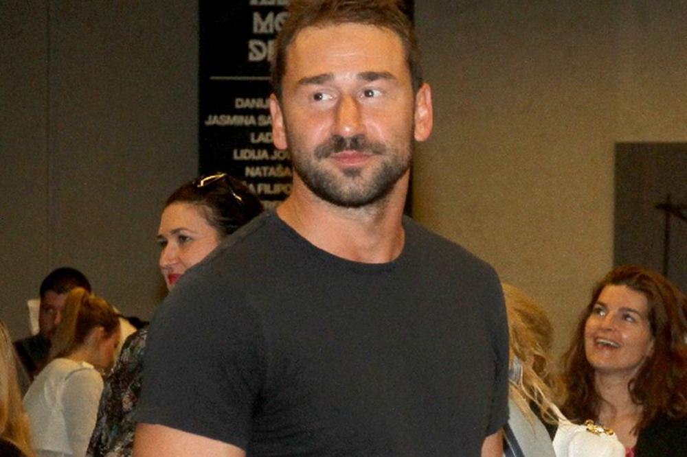 ŠMEKER SVETSKE KLASE: Adriana, Sandra, Elizabeta, Nives, Olja - nema kraja spisku Jarićevih POZNATIH BIVŠIH