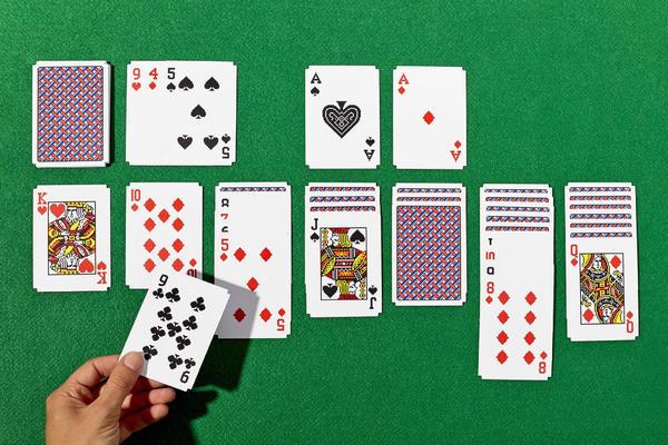 Soliter, al za plažu: Špil karata po uzoru na legendarnu igru (FOTO)