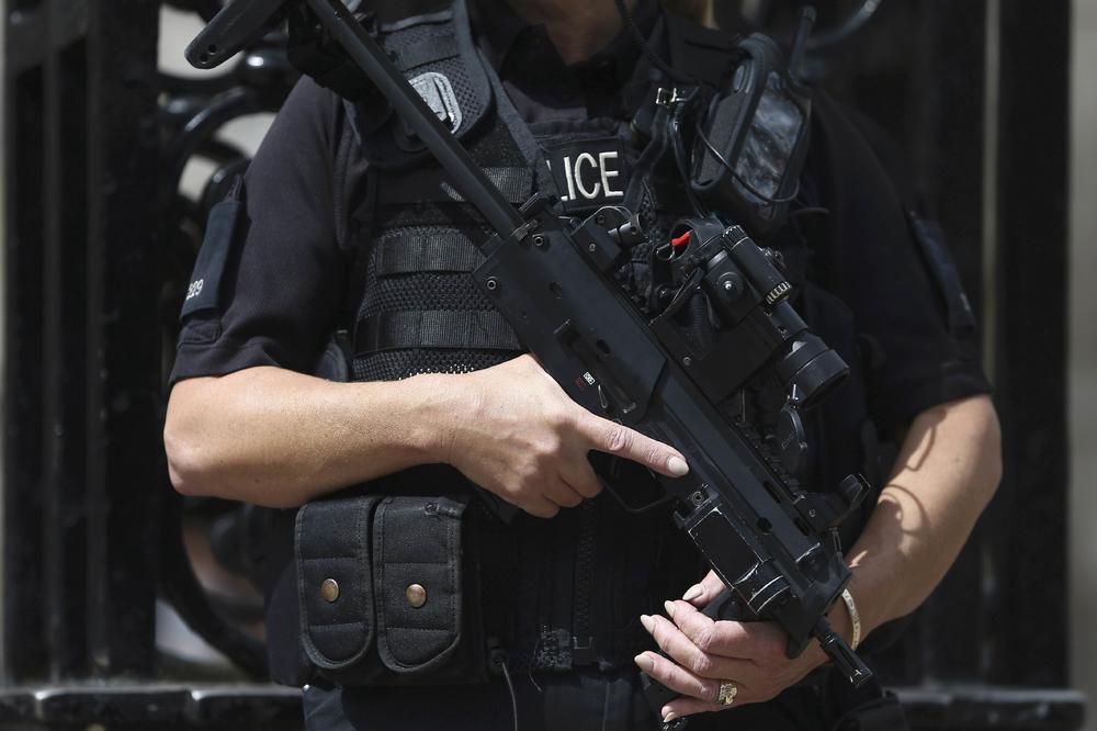 Panika u Britaniji: Petoro uhapšenih u Birmingemu, vojska traži bombe!