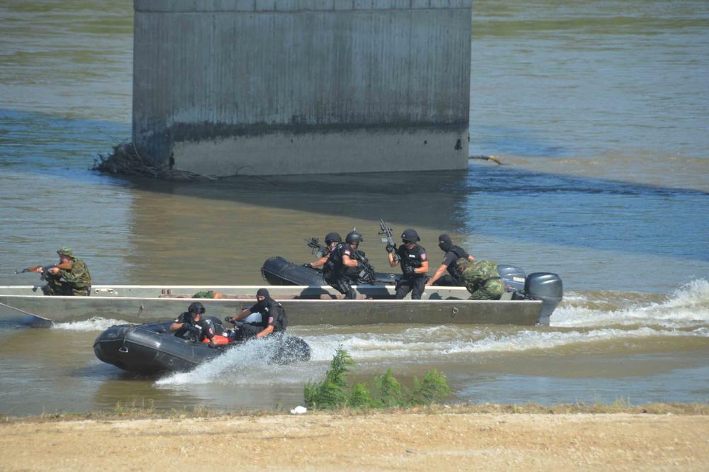 Stefanović gledao probu antiterotističke vežbe: Srbija i Republika srpska nisu poligon za teroriste! (FOTO)