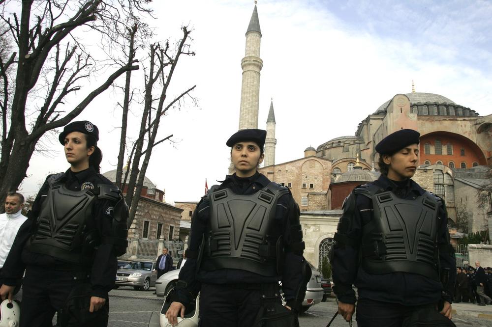 Turske policajke od sada mogu da nose burku, ali pod jednim uslovom!