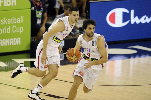 Da li je to Teo častio? Kalina zapalio na Ibicu! (FOTO)