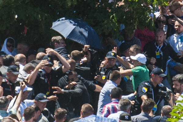 Uhapšeni policajci zbog odavanja službene tajne u vezi sa napadom na Vučića!