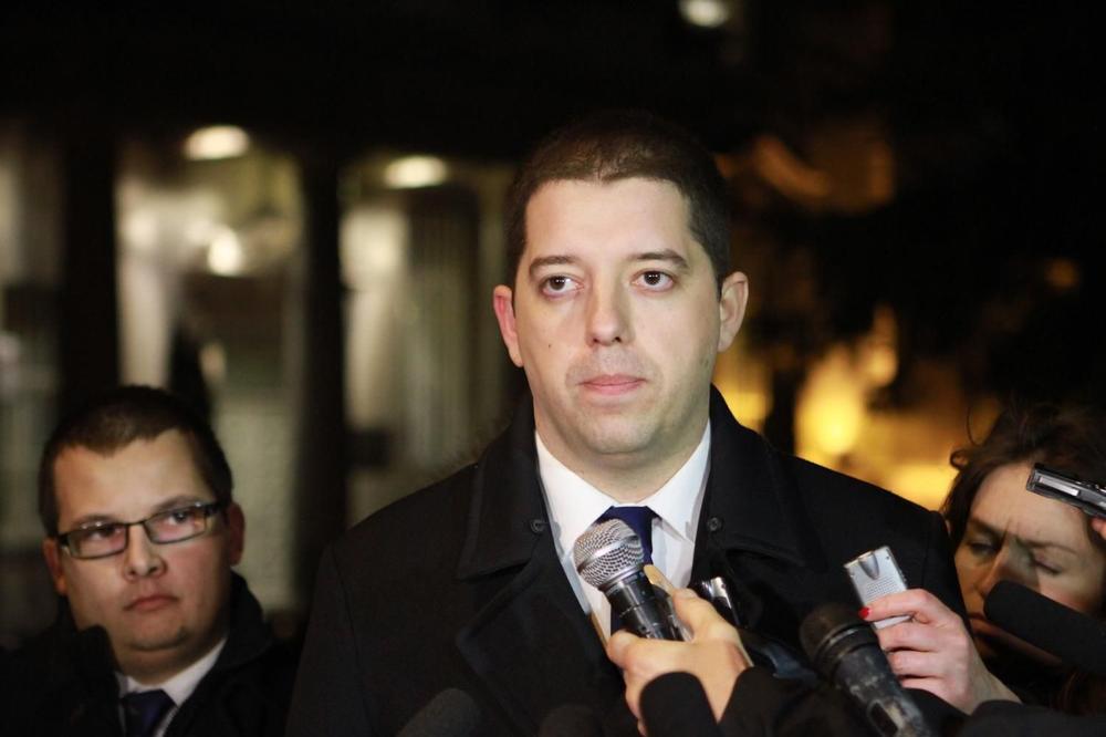 Marko Đurić osudio skrnavljenje ZIDA PLAČA ispred Skupštine Srbije