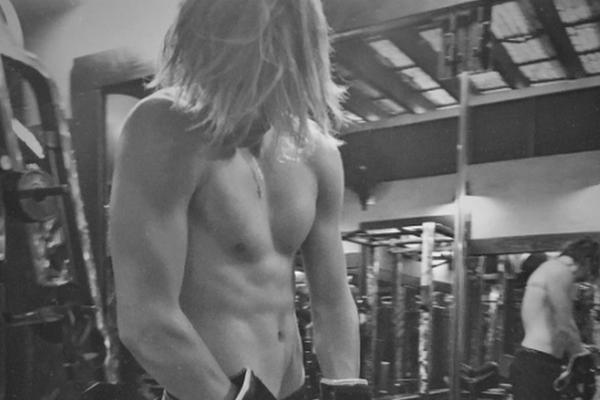 Ne izlazi iz teretane: Bekamov sin je neverovatno zgodan, a ima samo 17 godina! (FOTO) (VIDEO)