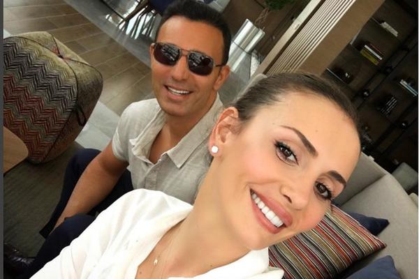 Emina i Mustafa pokazali kuću: Šta li im je tek u spavaćoj sobi, ako u sred dnevne drže nešto ovoliko perverzno?! (FOTO) (VIDEO)