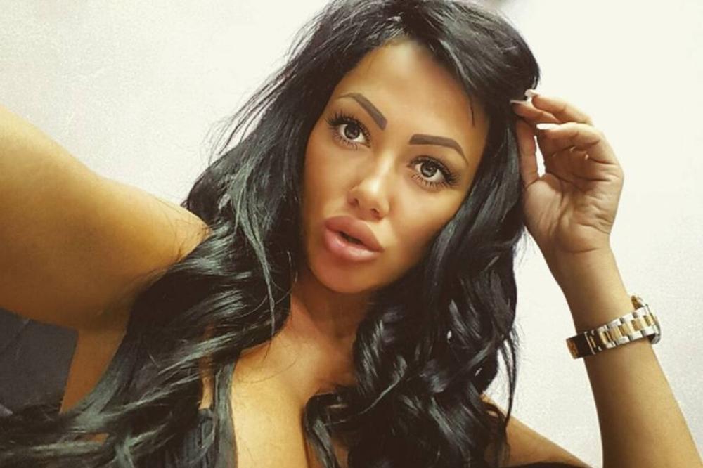 Ona misli da smo svi ludi? Starleta objavila fotku bez šminke, a svi crkli od smeha! Blago njoj sa njom...