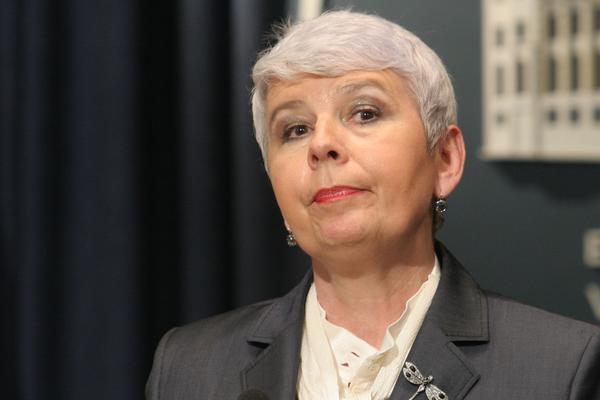 Manijak pokušao da upadne Jadranki Kosor u stan!