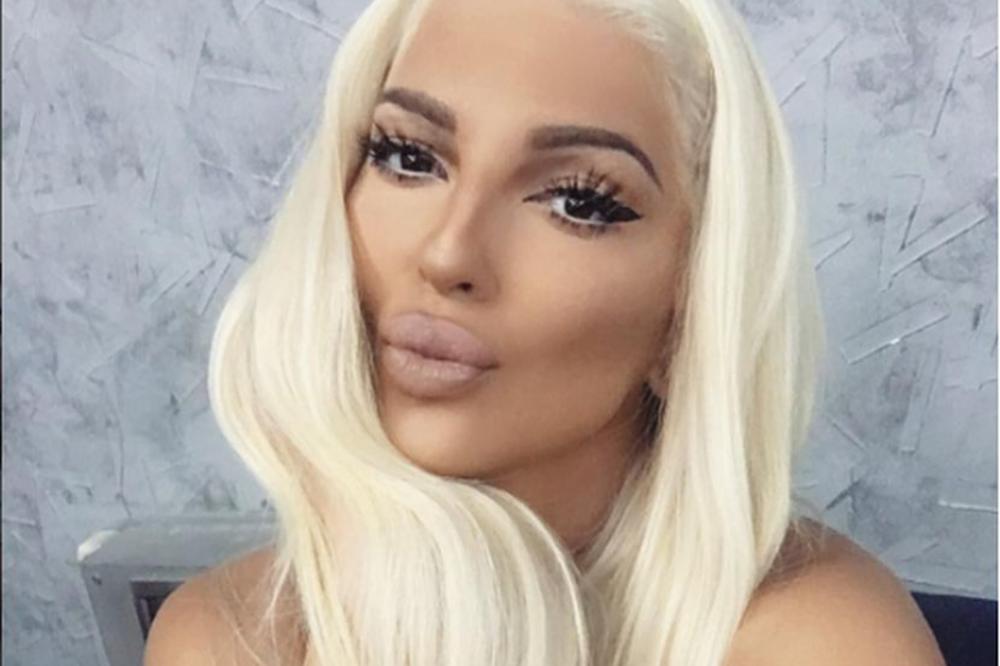 DA LI VERUJETE DA SE KARLEUŠA NEKADA SLIKALA OVAKO? Sada je skroz promenila IMIDŽ (FOTO)