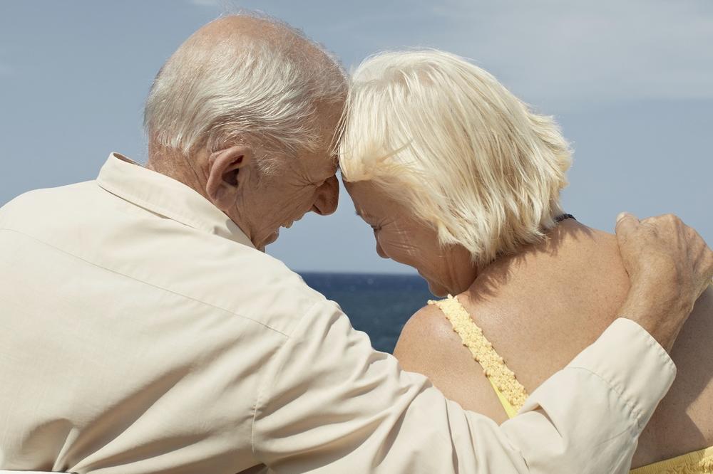 Ne udaj se, ne rađaj decu fukari! Priča ove bake oduševila je sve!