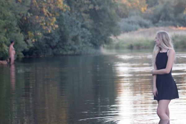 Htela je romantičnu fotku za kraj školovanja, kad ono...planetarni viral! (FOTO)