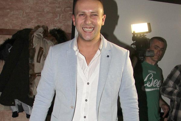 Polumentina cica je najlepša trudnica ikada, a ime ćerkice je... Mihajlo Lajfe, pazi se!  (FOTO)