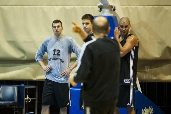 Tužan dan za sve Partizanovce: Jedan od najvećih ljubimaca Grobara završio karijeru! (VIDEO)