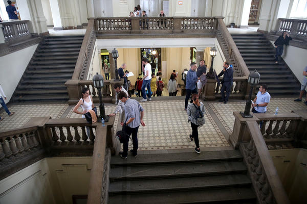 DEVOJKE SU DEFINITIVNO USPEŠNIJE! Šezdeset odsto diplomiranih studenata ženskog pola