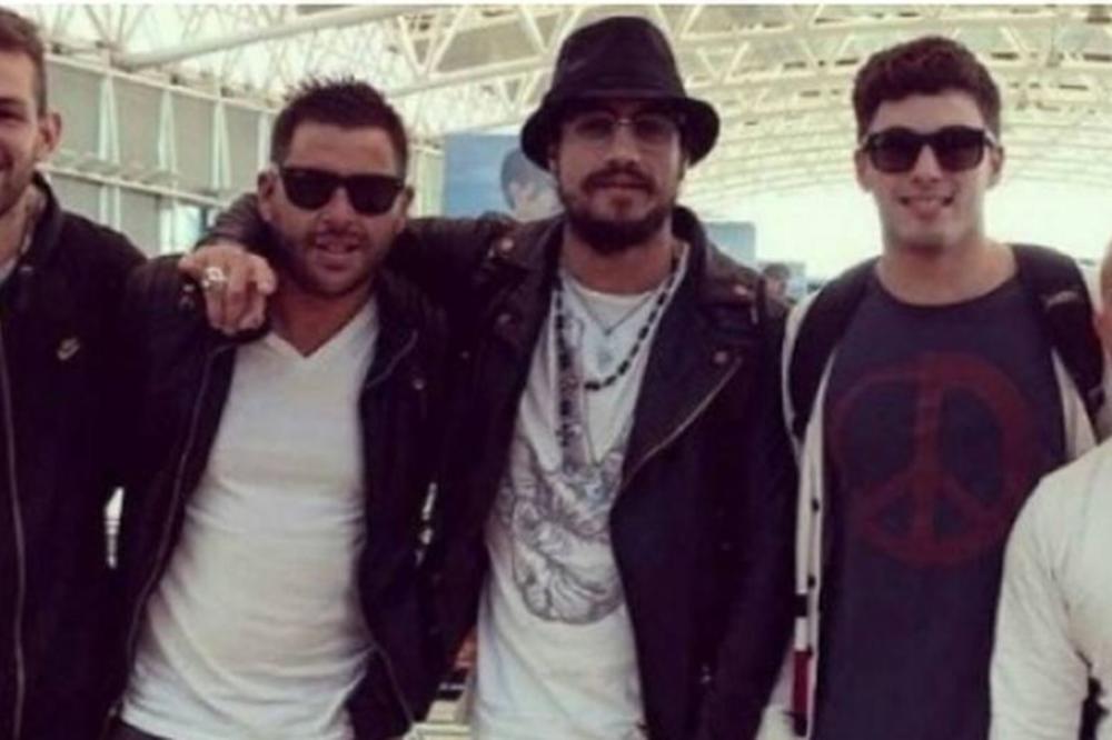 Tukao se, pušio u svlačionici, a sada šokantno prekinuo karijeru zbog rok benda! (FOTO)