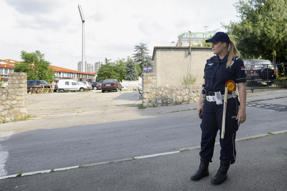 PRIZNAO BIH JOJ I ŠTO SAM URADIO, I ŠTO NISAM! Ovo su najlepše SRPSKE POLICAJKE, uniforma na njima KIDA (FOTO)