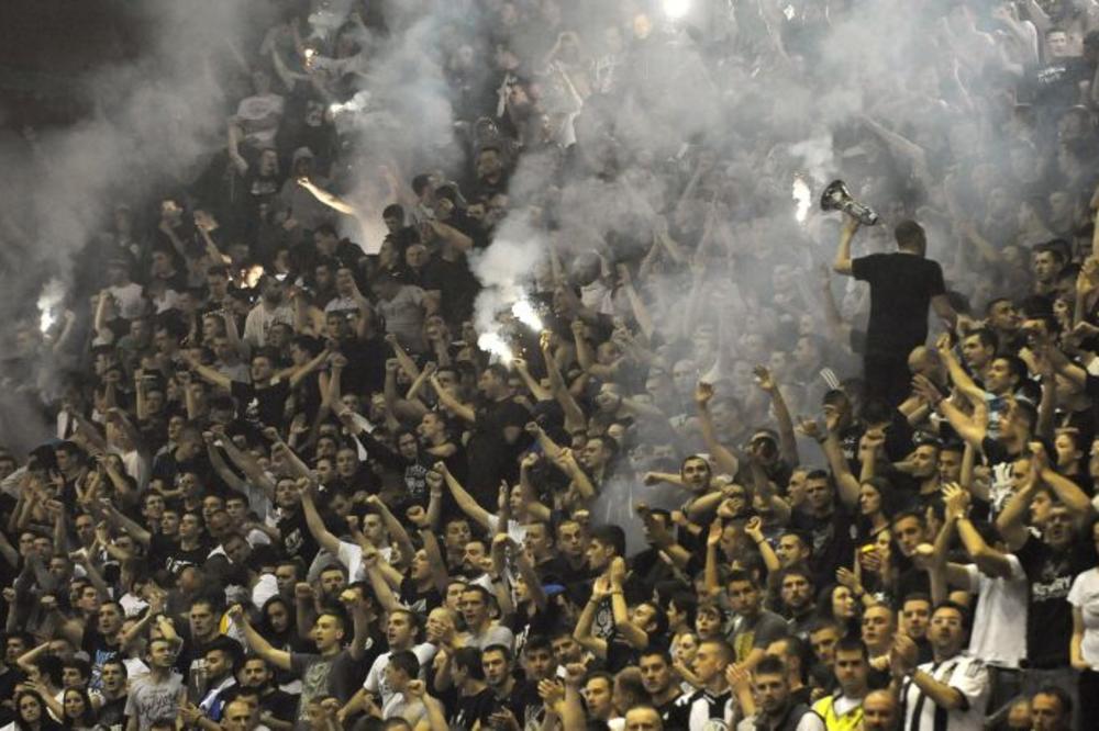 Ljubav navijača kakva ne postoji nigde na svetu: Niko nema što KK Partizan imade... (FOTO) (VIDEO)
