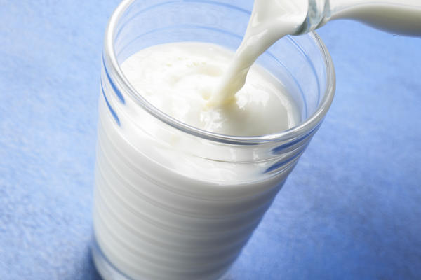 KAD OVO PROČITATE, NEĆETE VIŠE PITI MLEKO: Evo, kakve sve boleštine možete da navučete! (FOTO)