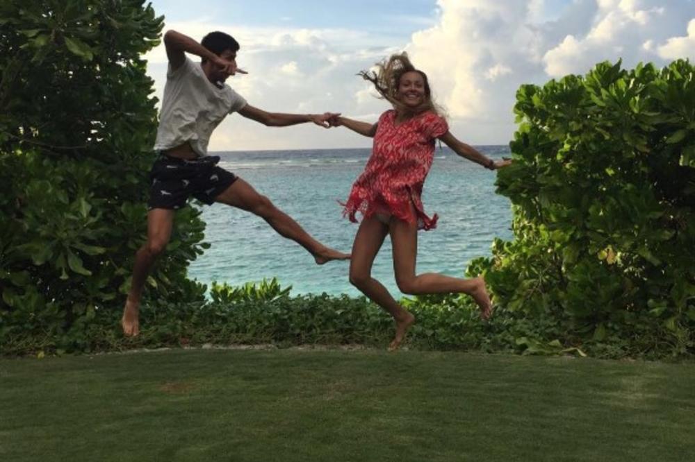 ĐOKOVIĆI UŽIVAJU U RIMU: Jelena otkrila celom svetu šta Nole i Stefan rade po "večnom gradu"! (FOTO)