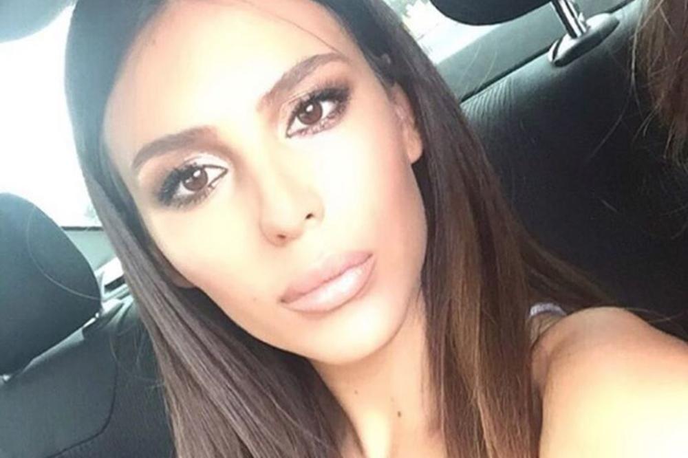 Anastasija u potpuno providnoj suknji, i to na teniskom terenu! Zbog ove fotke i Nole bi izgubio meč! (FOTO)