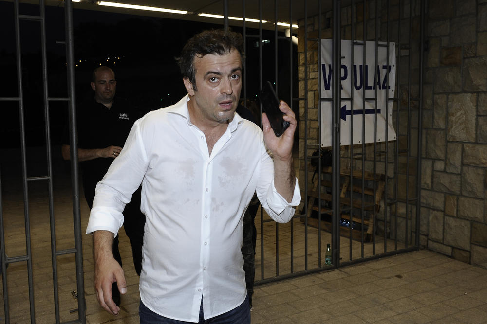 Sergej Trifunović sa mladima ponovo na ulici! Za sutra im je obećao nešto...evo i šta! (FOTO)