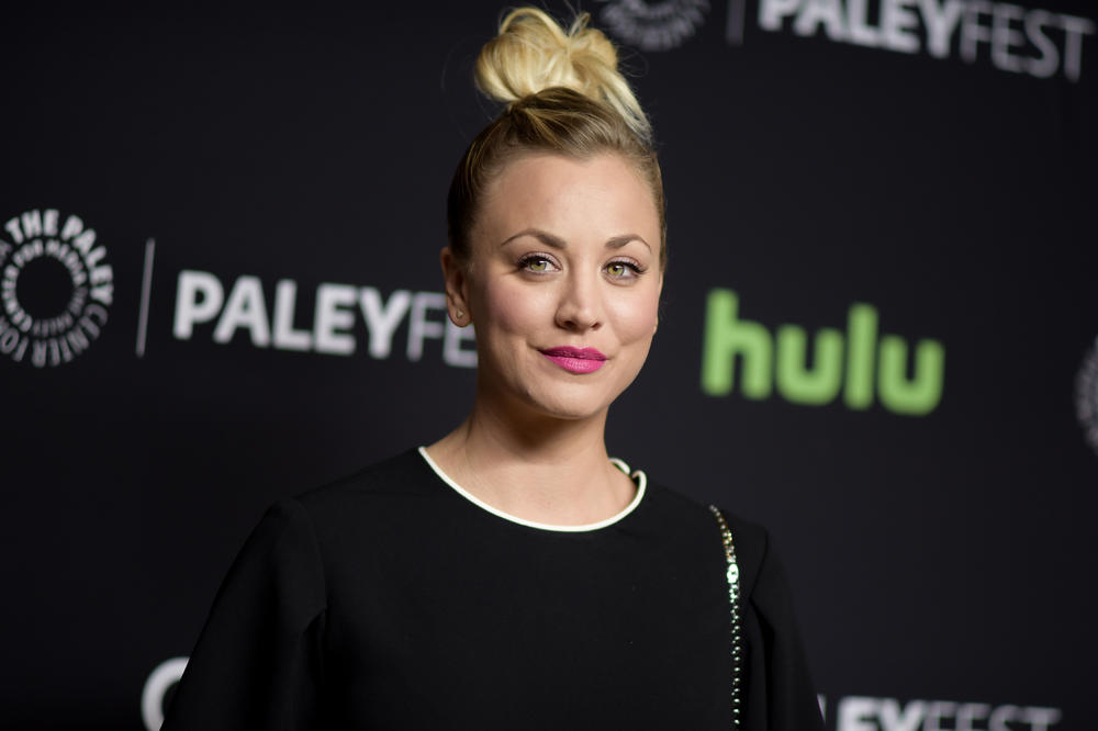 Šta joj bi? Fina i povučena zvezda Štrebera se skinula i to u veoma  diskutabilnoj pozi! (FOTO)