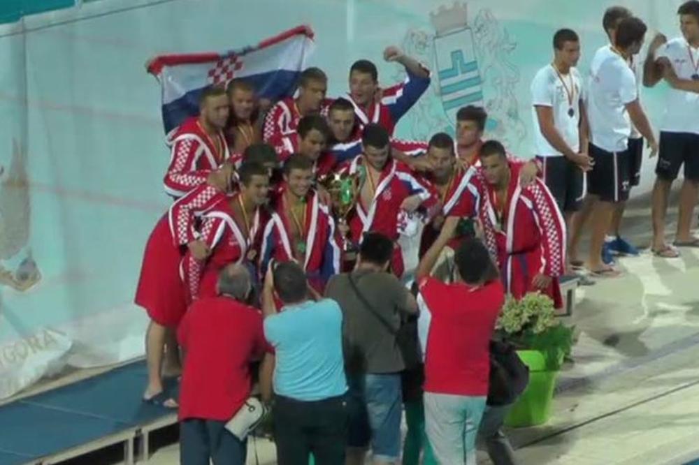 Incidenti u Podgorici: Crnogorski navijači napali hrvatske vaterpoliste i njihove roditelje! (FOTO)