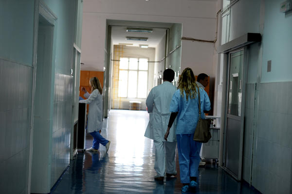 Devojčica (4) se otrovala kokainom! Otac lečeni zavisnik tvrdi da ne zna odakle joj!