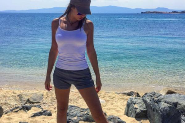 DOKAZ DA I STARLETE IDU U SREDNJU ŠKOLU! Jedna srpska starleta nalazi se na ovoj FOTKI, ali koja?