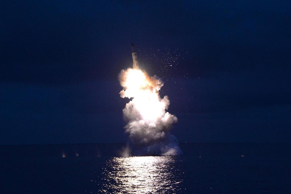 Kim voli miris napalma u zoru: S. Koreja ispalila 3 rakete u Japansko more