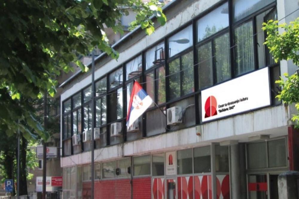 Direktno u fotelju: Postaje direktor sa 25 godina bez dana radnog staža!?