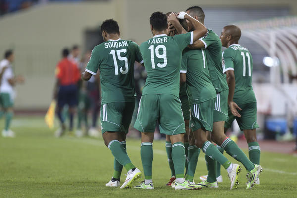 Afrički Miha: Zvezda Lestera postigla golčinu iz slobodnjaka kakvu retko viđamo! (VIDEO)