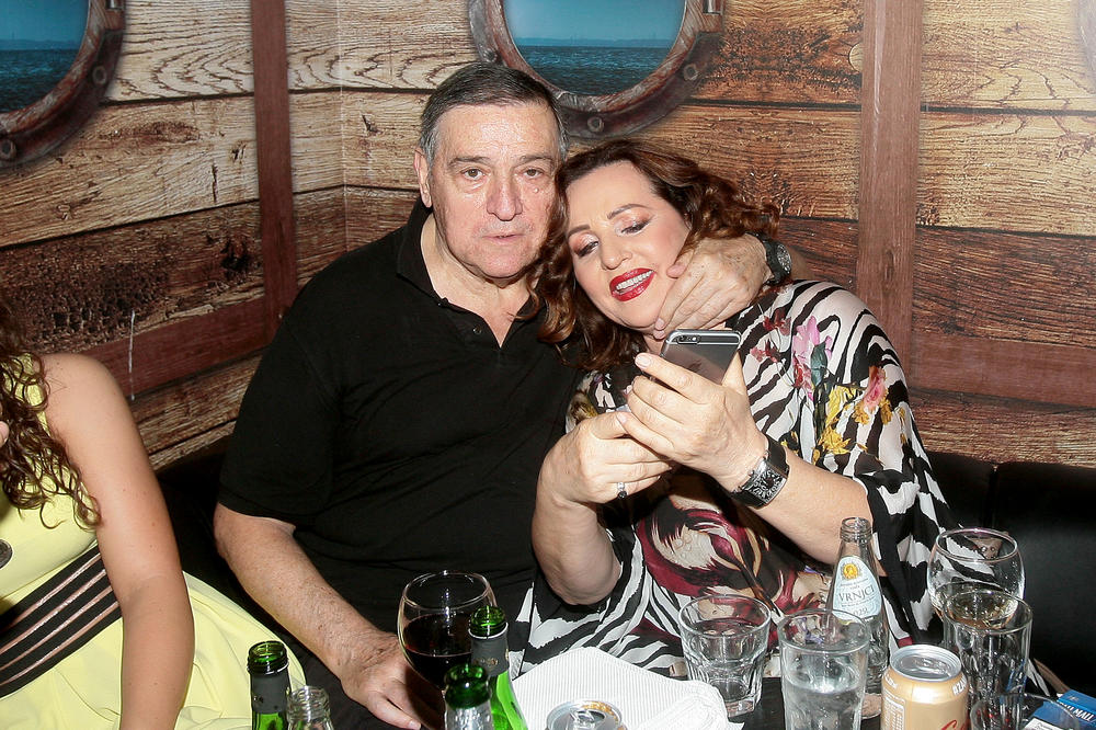 NE ŽALI NI PARE: Mrka za Bekutinu žurku puko više nego Pamela za silikone!